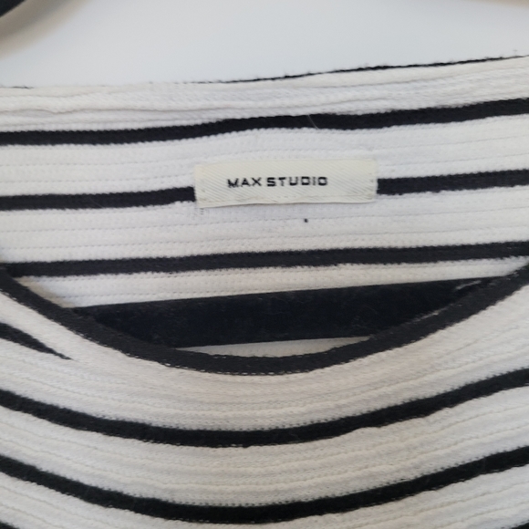 Max studio top - Picture 2 of 3